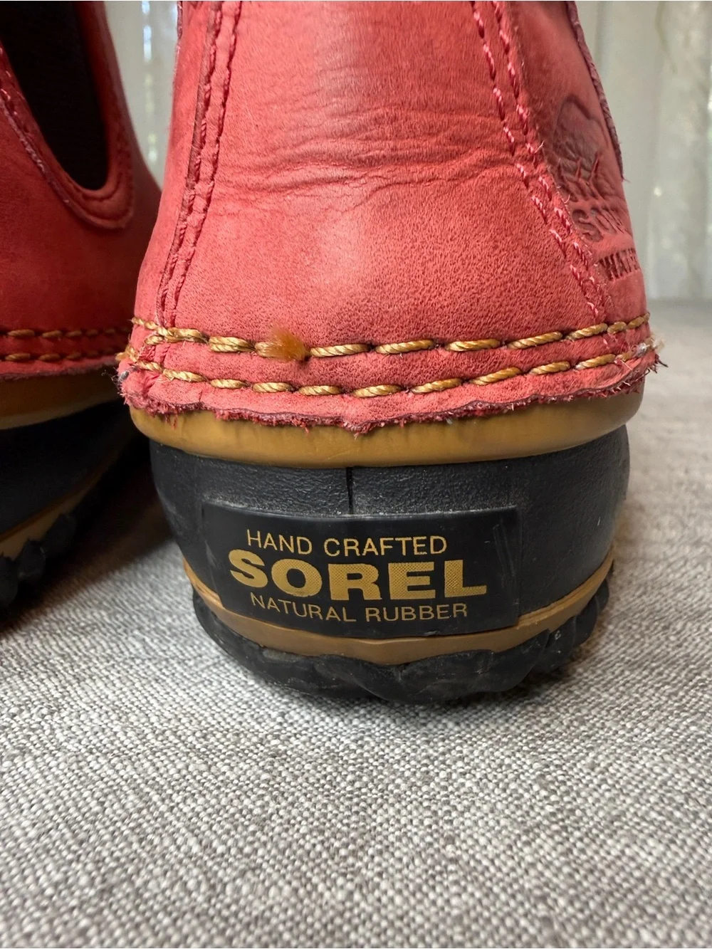 Sorel Out N About Chelsea Waterproof Duck Boots Red Leather US 6